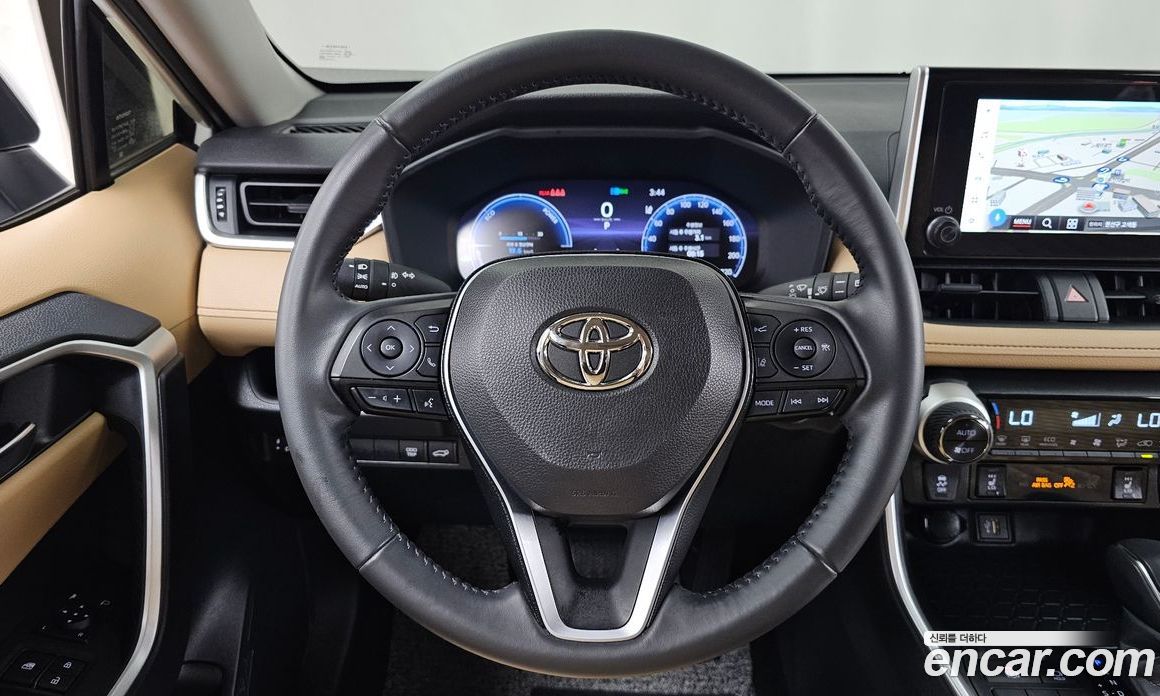 Toyota RAV4 5th Gen фото 13