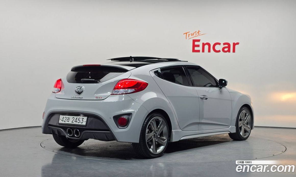 Hyundai Veloster фото 2