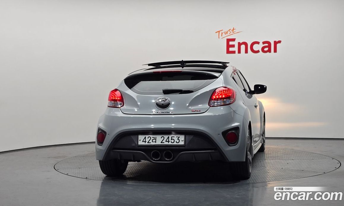 Hyundai Veloster фото 4