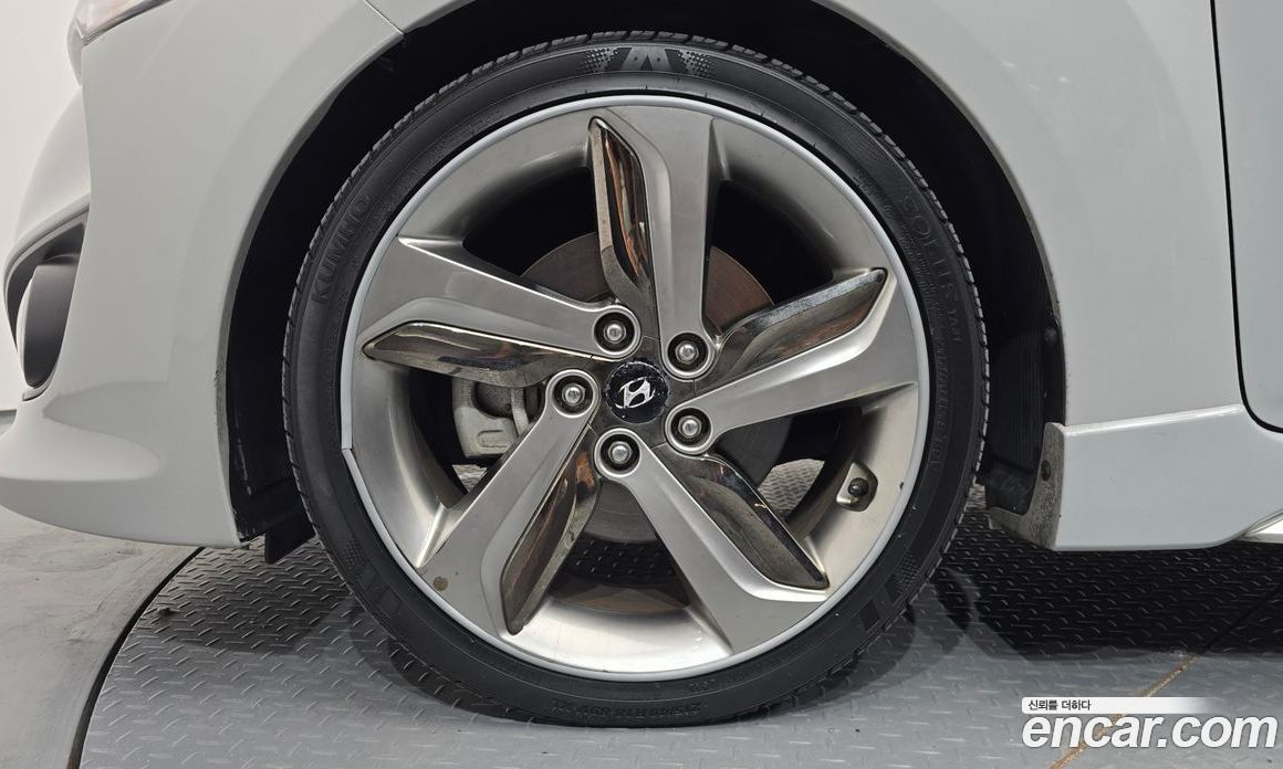 Hyundai Veloster фото 5