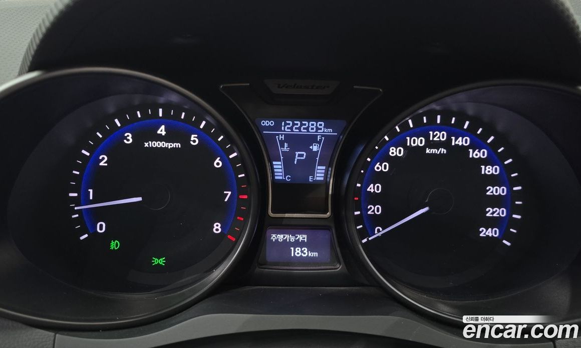 Hyundai Veloster фото 8