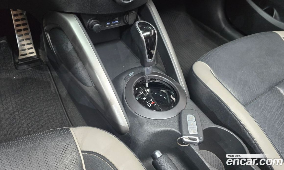 Hyundai Veloster фото 9
