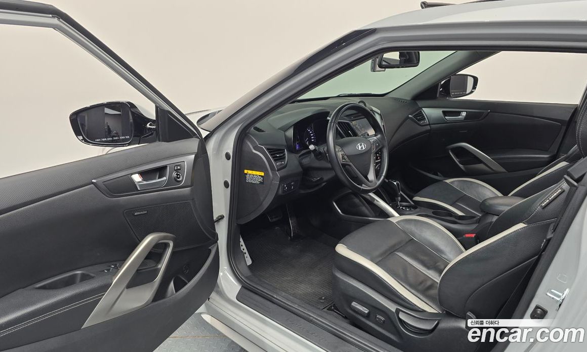 Hyundai Veloster фото 10