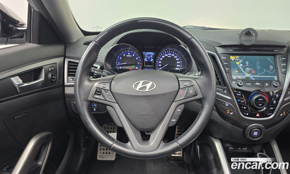 Hyundai Veloster фото 12