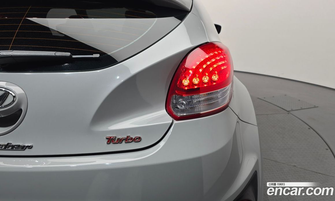 Hyundai Veloster фото 24
