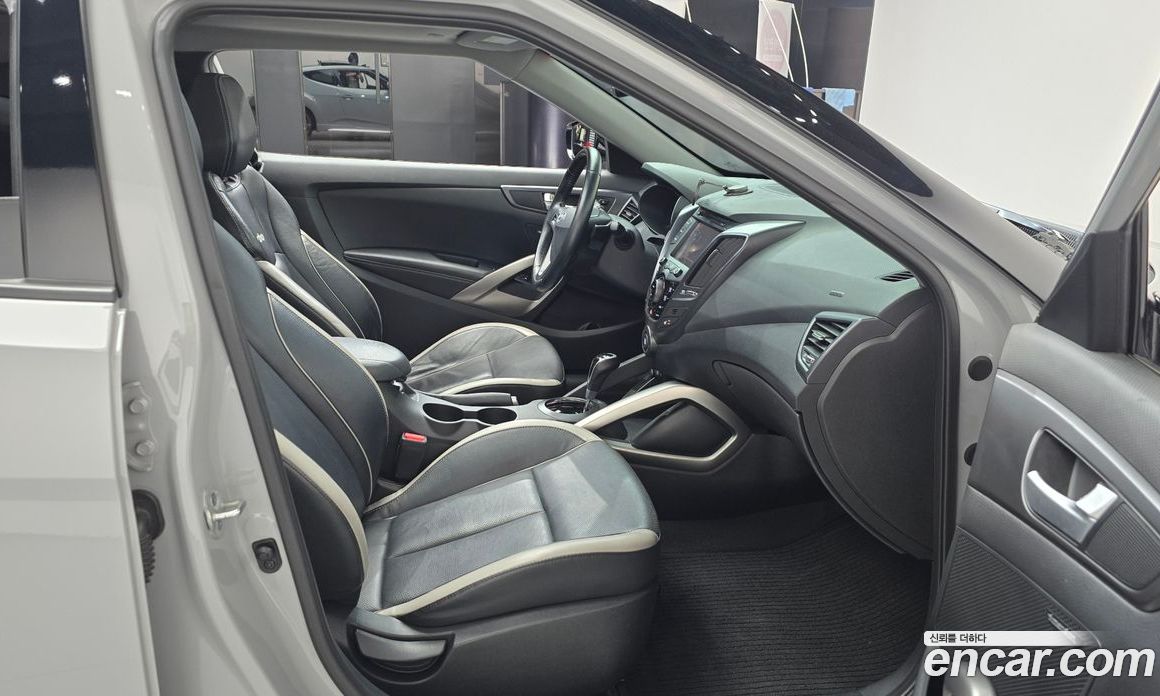 Hyundai Veloster фото 27