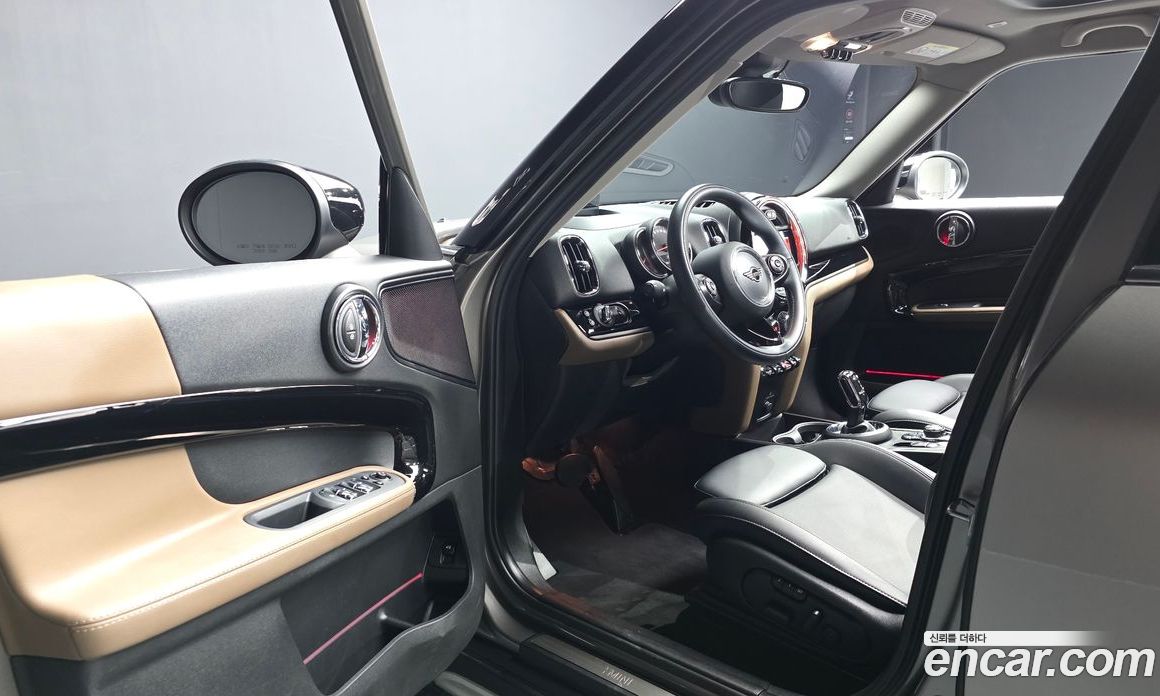 Mini Cooper Countryman фото 10