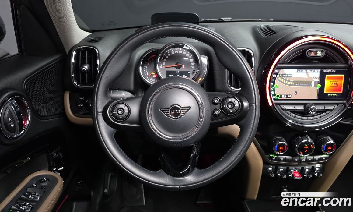 Mini Cooper Countryman фото 13