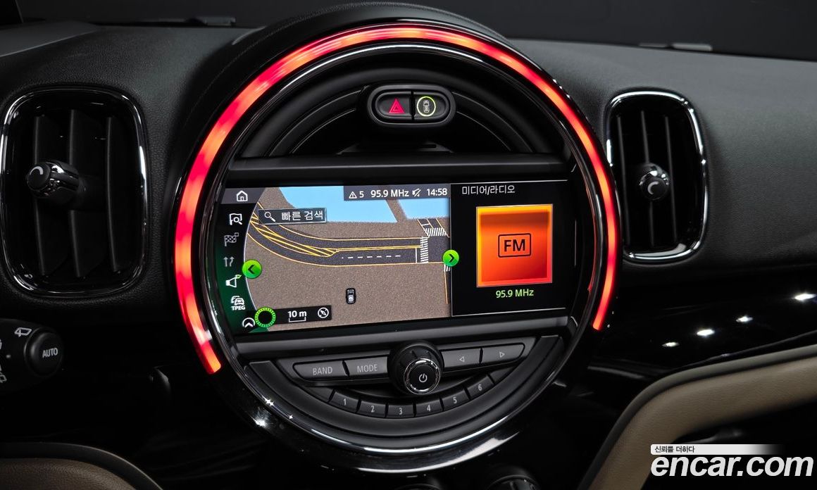Mini Cooper Countryman фото 15