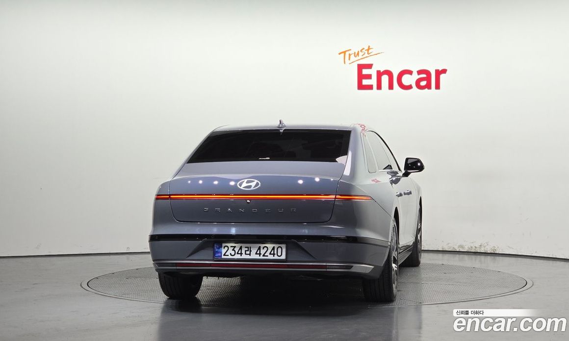 Hyundai Grandeur (GN7) фото 4