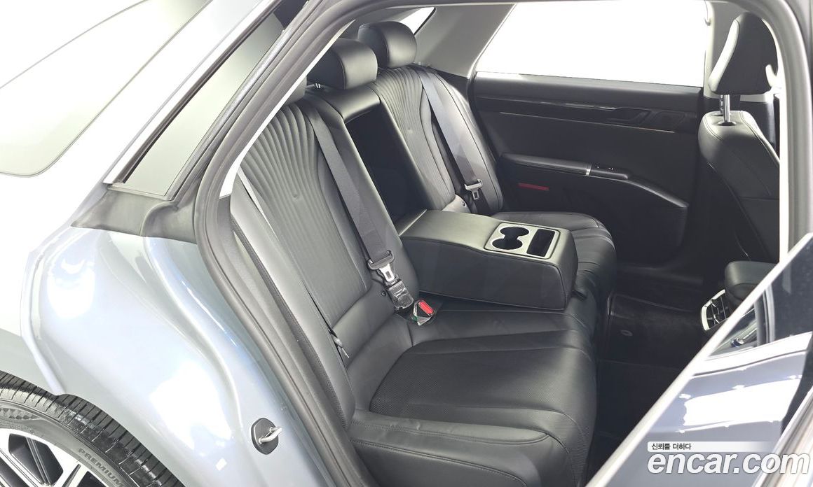 Hyundai Grandeur (GN7) фото 12