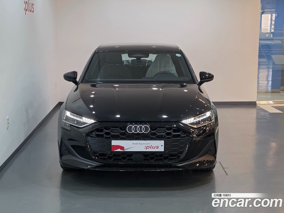 Audi A3 (8Y) фото 3