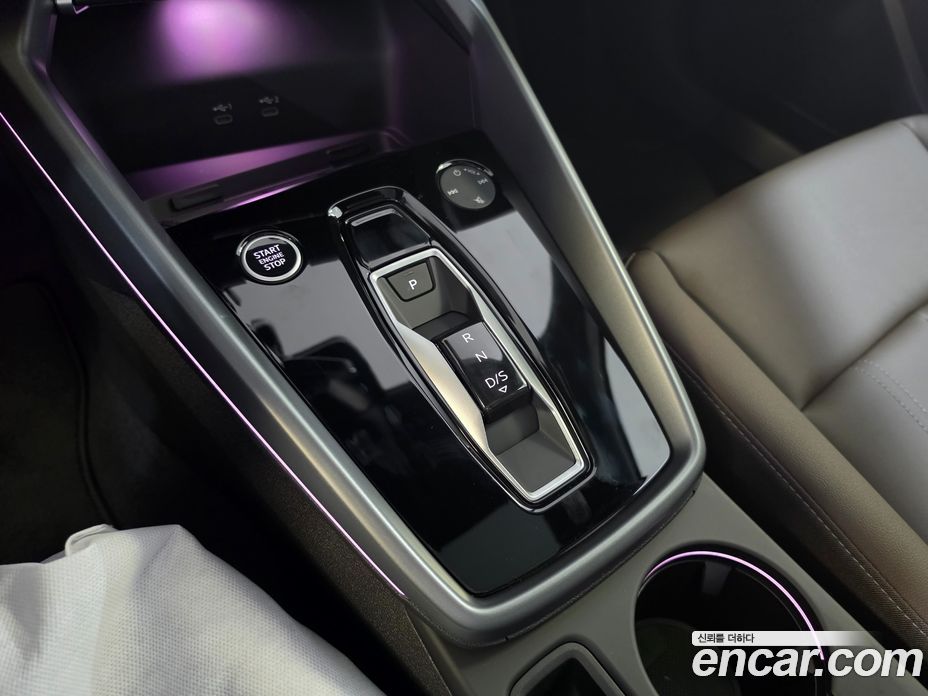 Audi A3 (8Y) фото 9