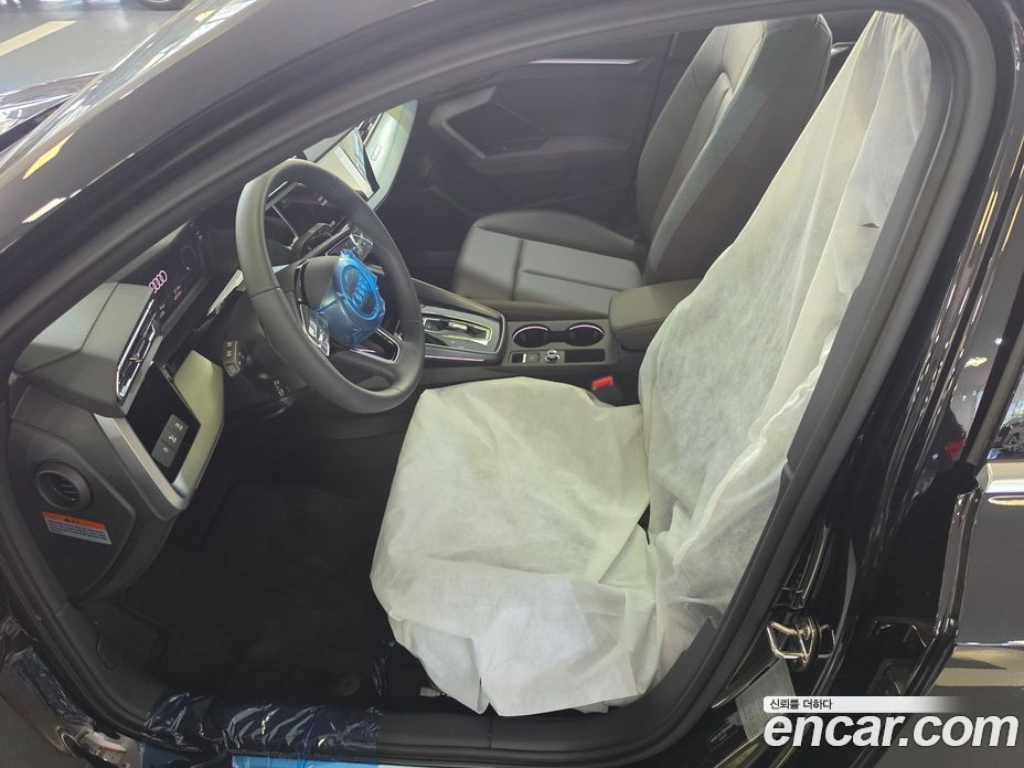 Audi A3 (8Y) фото 10
