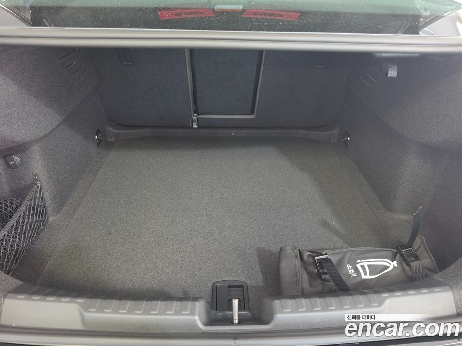 Audi A3 (8Y) фото 18