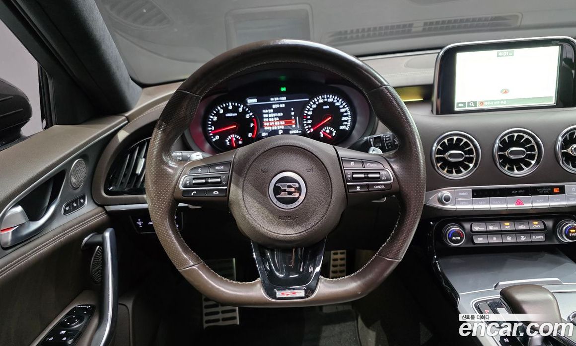 Kia Stinger фото 13