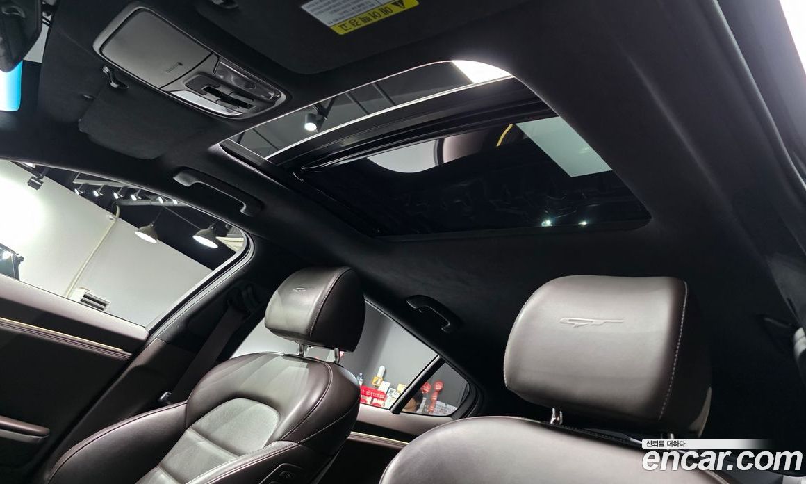 Kia Stinger фото 20