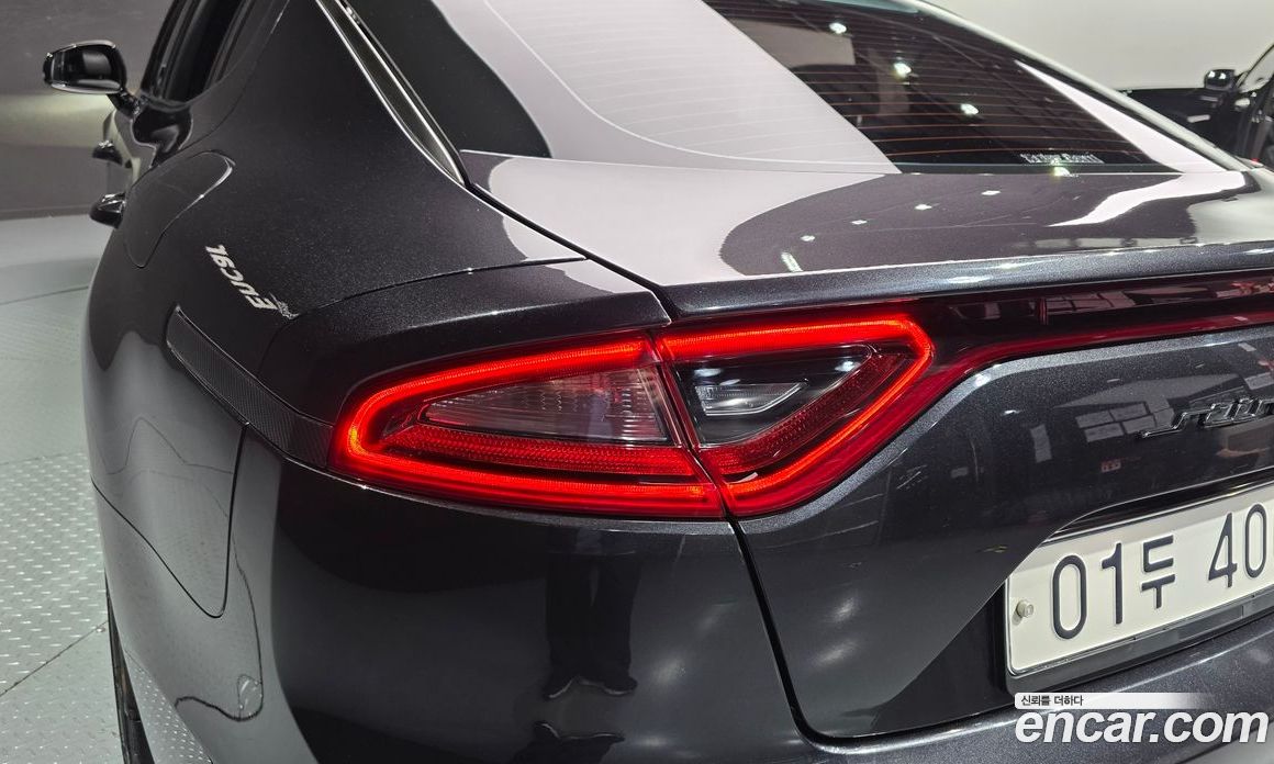 Kia Stinger фото 23