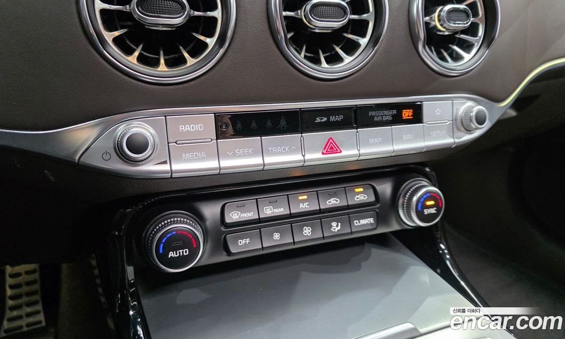 Kia Stinger фото 31