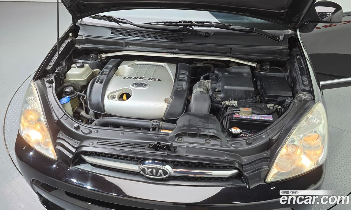 Kia Carens 2nd Gen фото 6