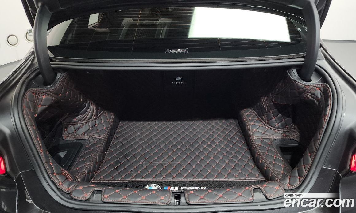 BMW 5-Series (G30) фото 20