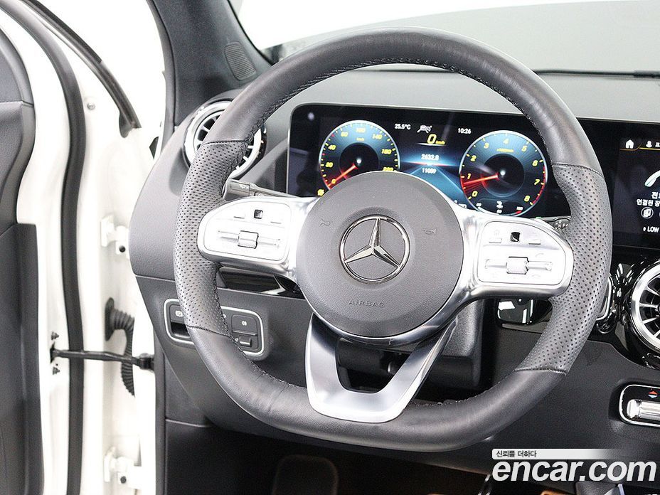 Mercedes-Benz GLA-Class H247 фото 9