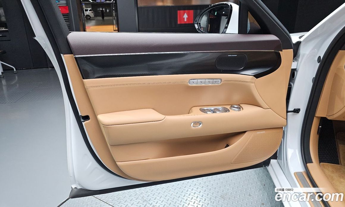 Genesis G90 (RS4) фото 24