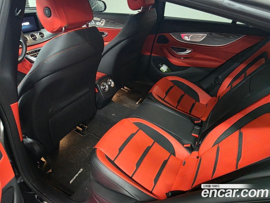 Mercedes-Benz AMG GT фото 5