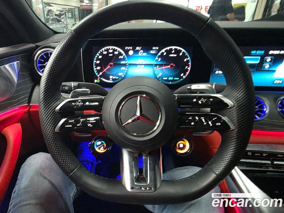 Mercedes-Benz AMG GT фото 9