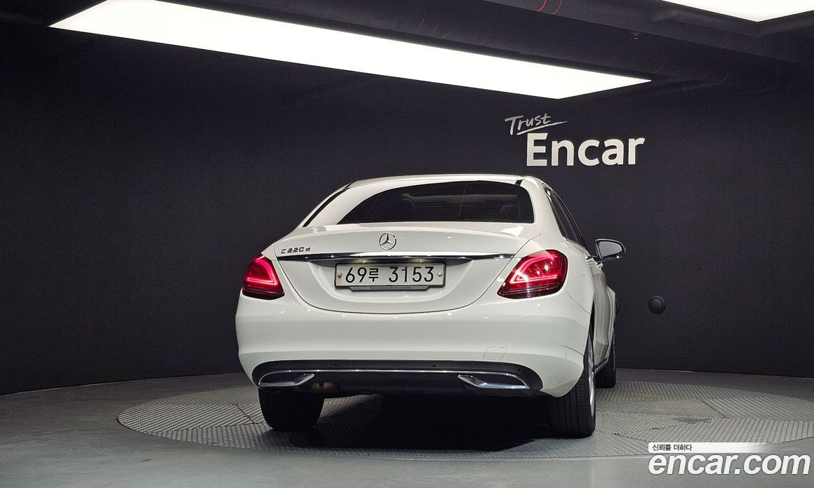 Mercedes-Benz C-Class W205 фото 4