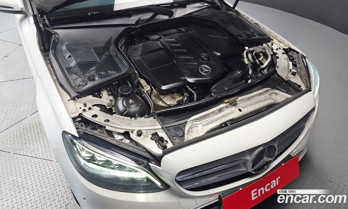 Mercedes-Benz C-Class W205 фото 6