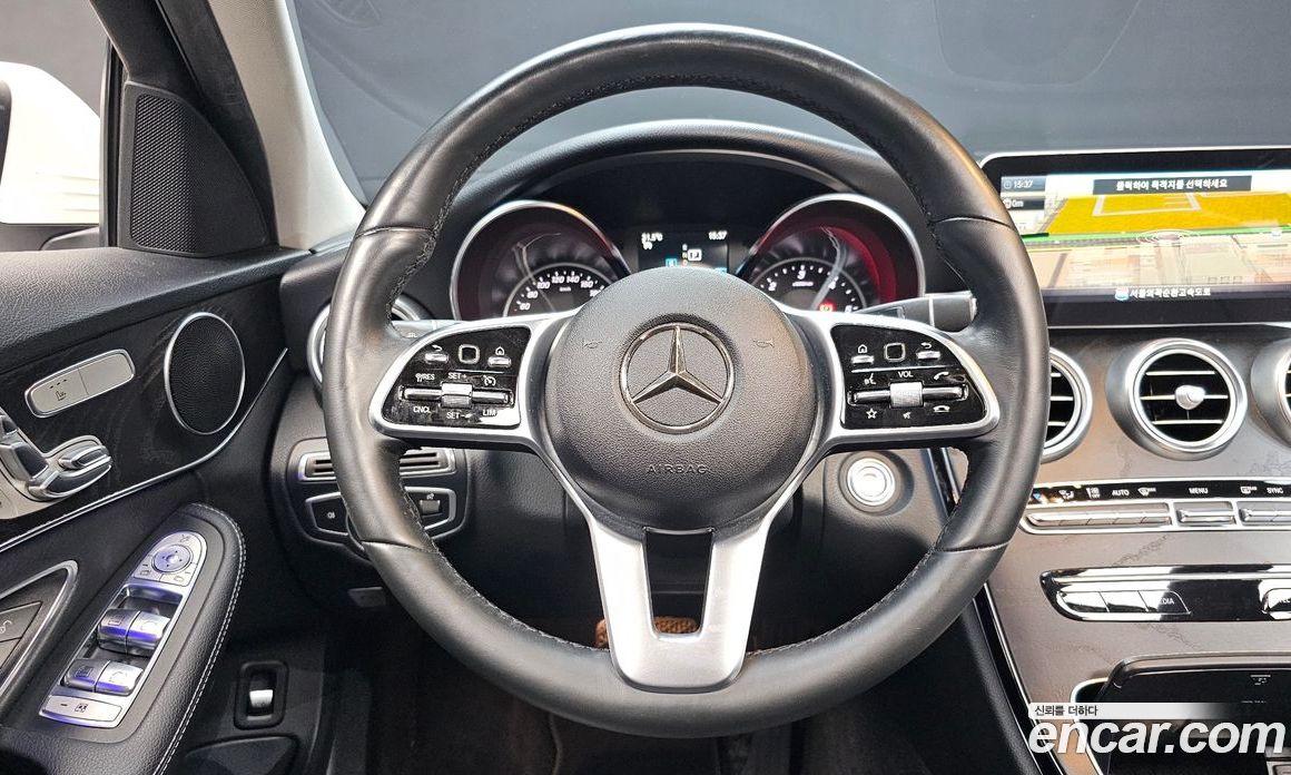 Mercedes-Benz C-Class W205 фото 13