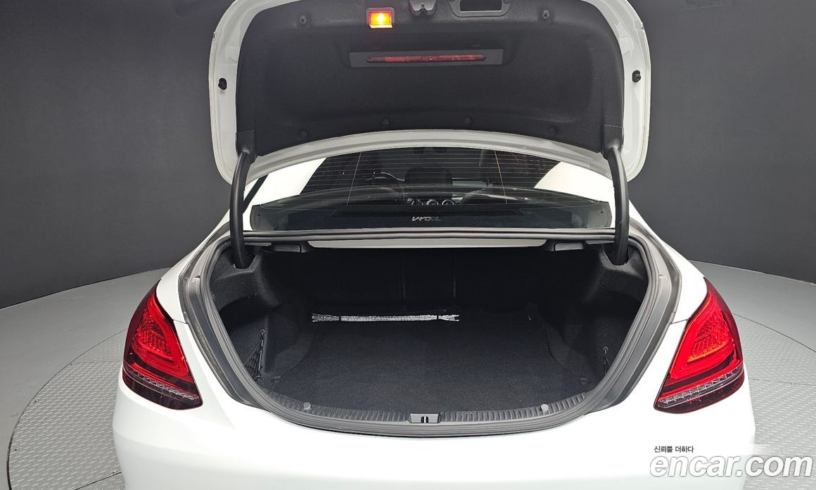 Mercedes-Benz C-Class W205 фото 20