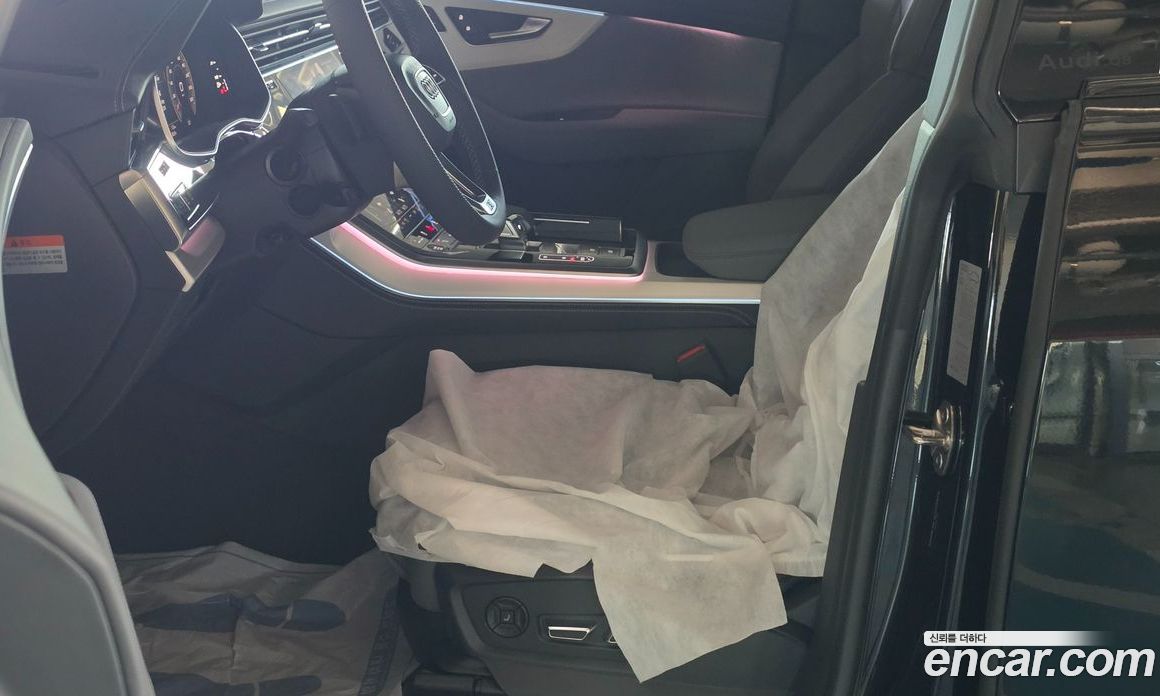 Audi Q8 (4M) фото 8