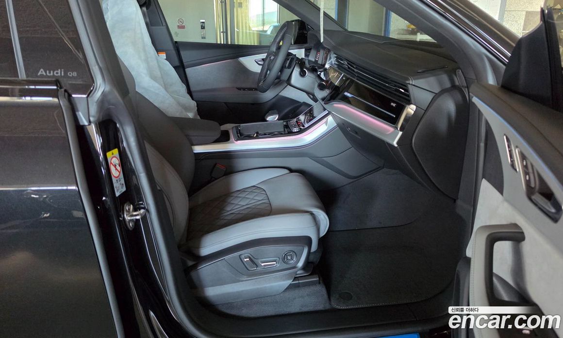 Audi Q8 (4M) фото 12