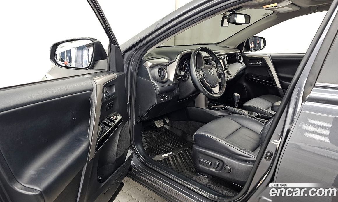 Toyota RAV4 4th Gen фото 10