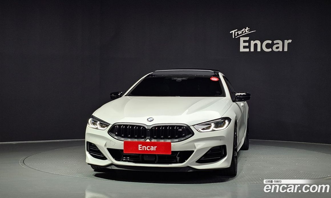 BMW 8-Series (G15) фото 3