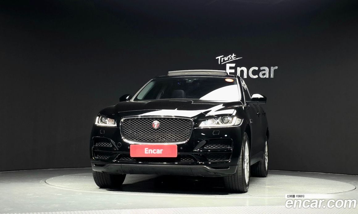 Jaguar F-PACE фото 3
