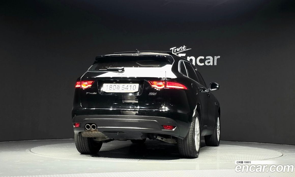 Jaguar F-PACE фото 4