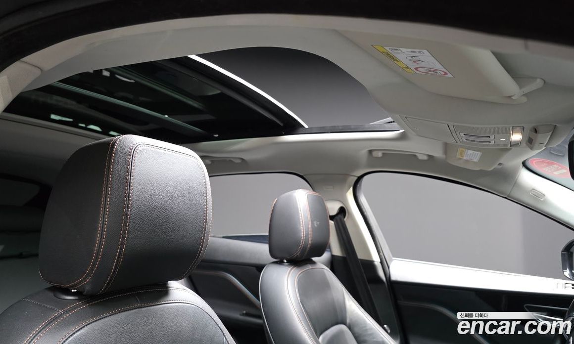 Jaguar F-PACE фото 20