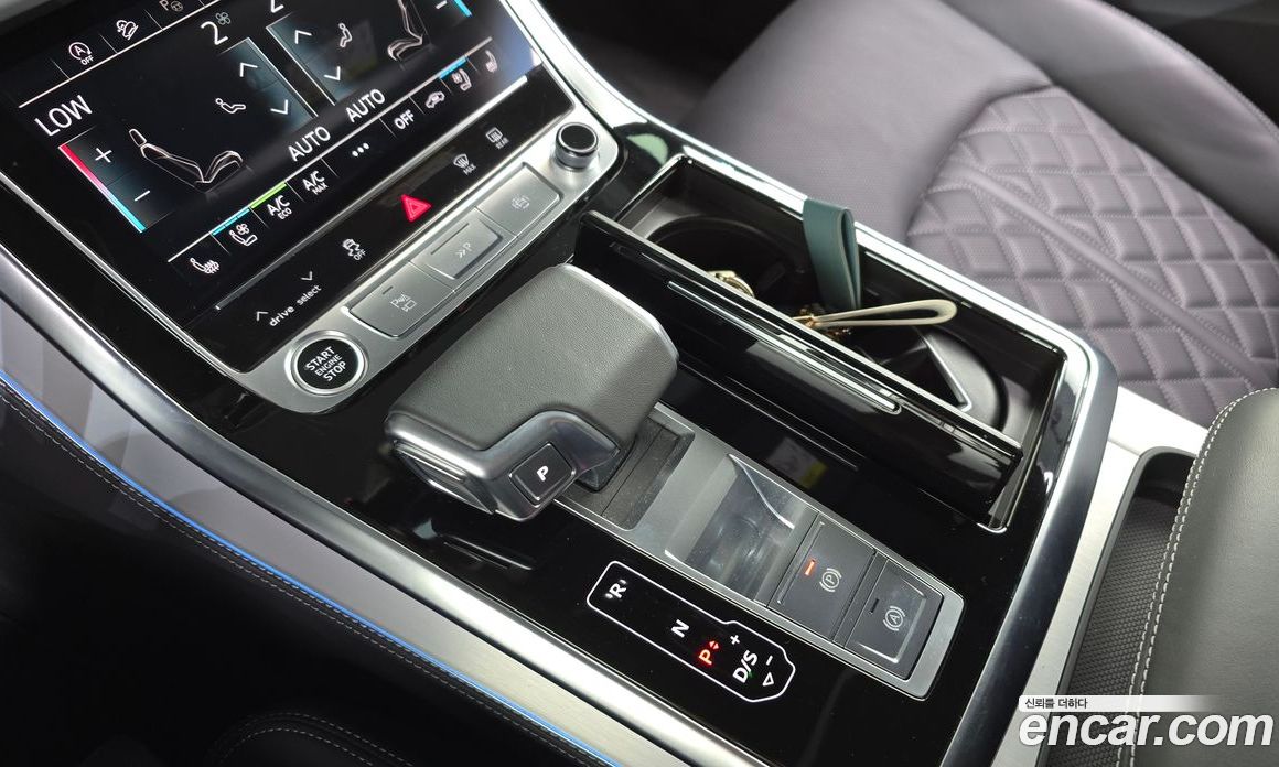 Audi Q7 (4M) фото 9