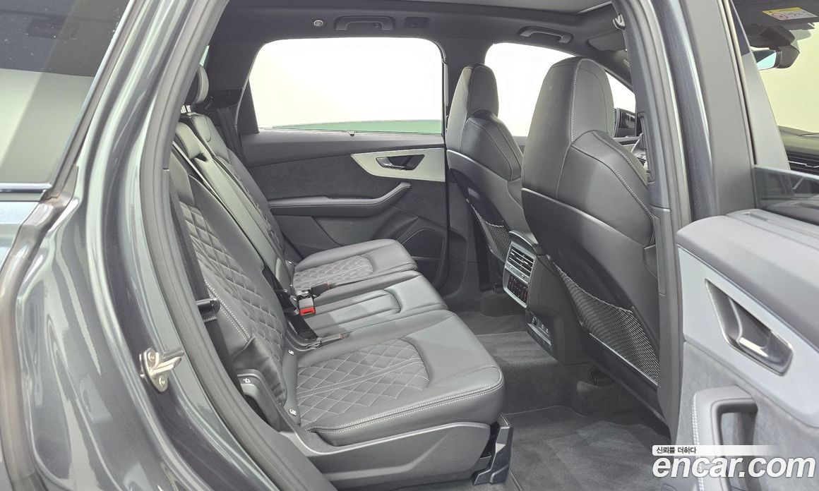 Audi Q7 (4M) фото 11