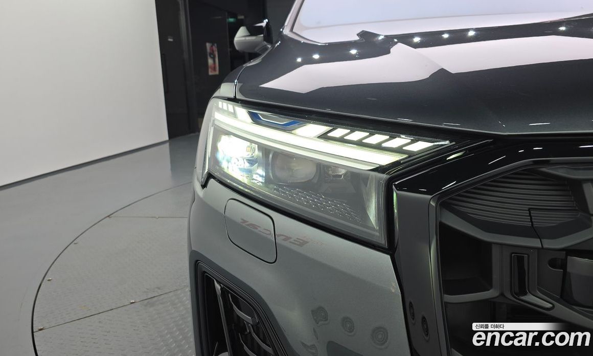 Audi Q7 (4M) фото 22