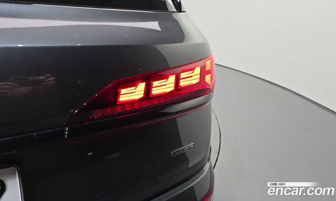 Audi Q7 (4M) фото 23