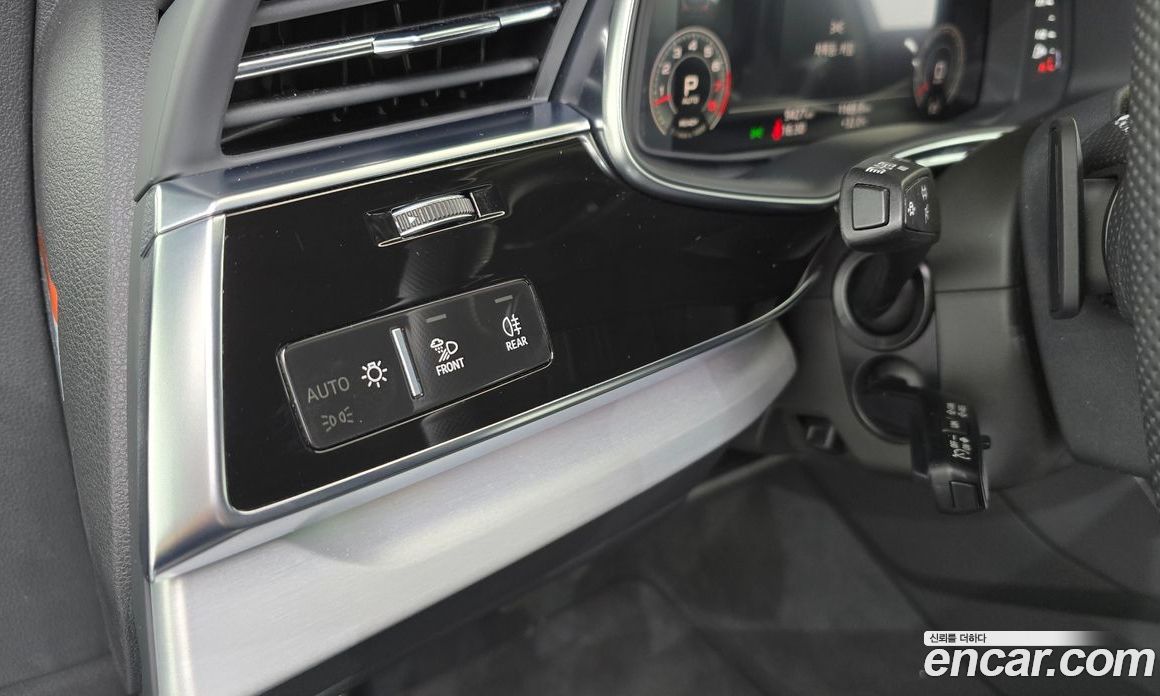 Audi Q7 (4M) фото 29