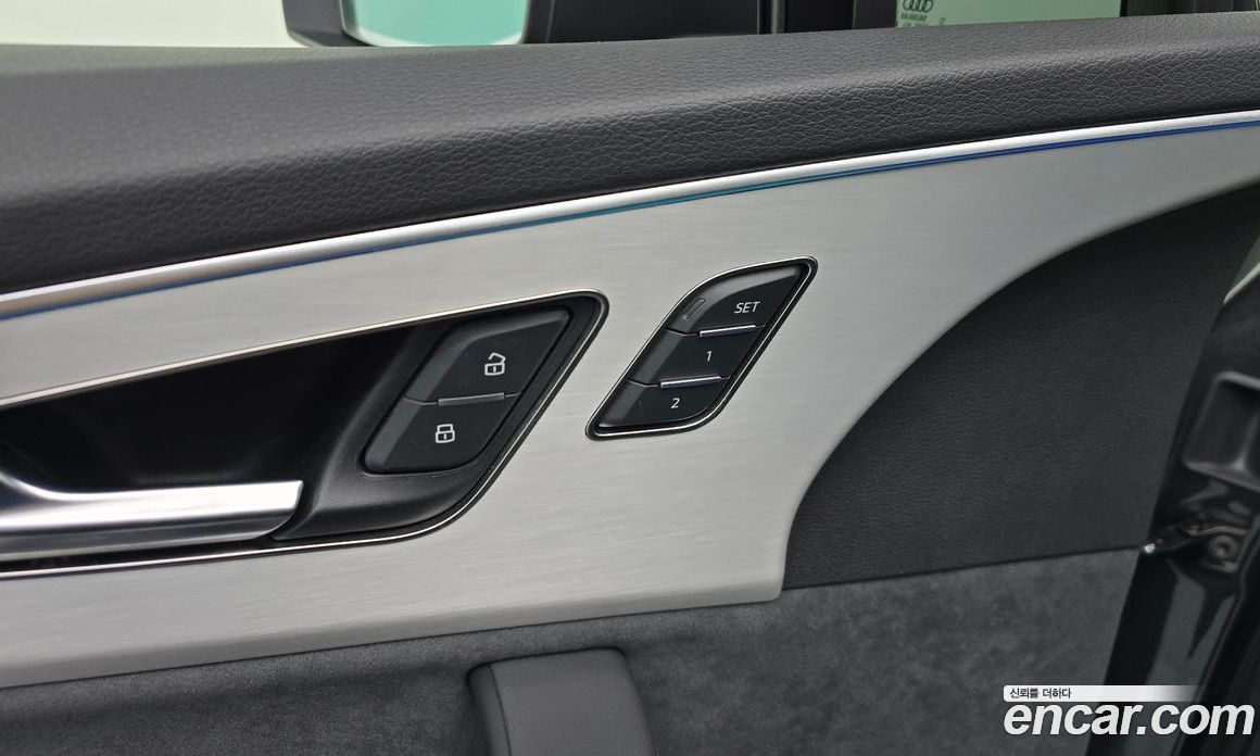Audi Q7 (4M) фото 37