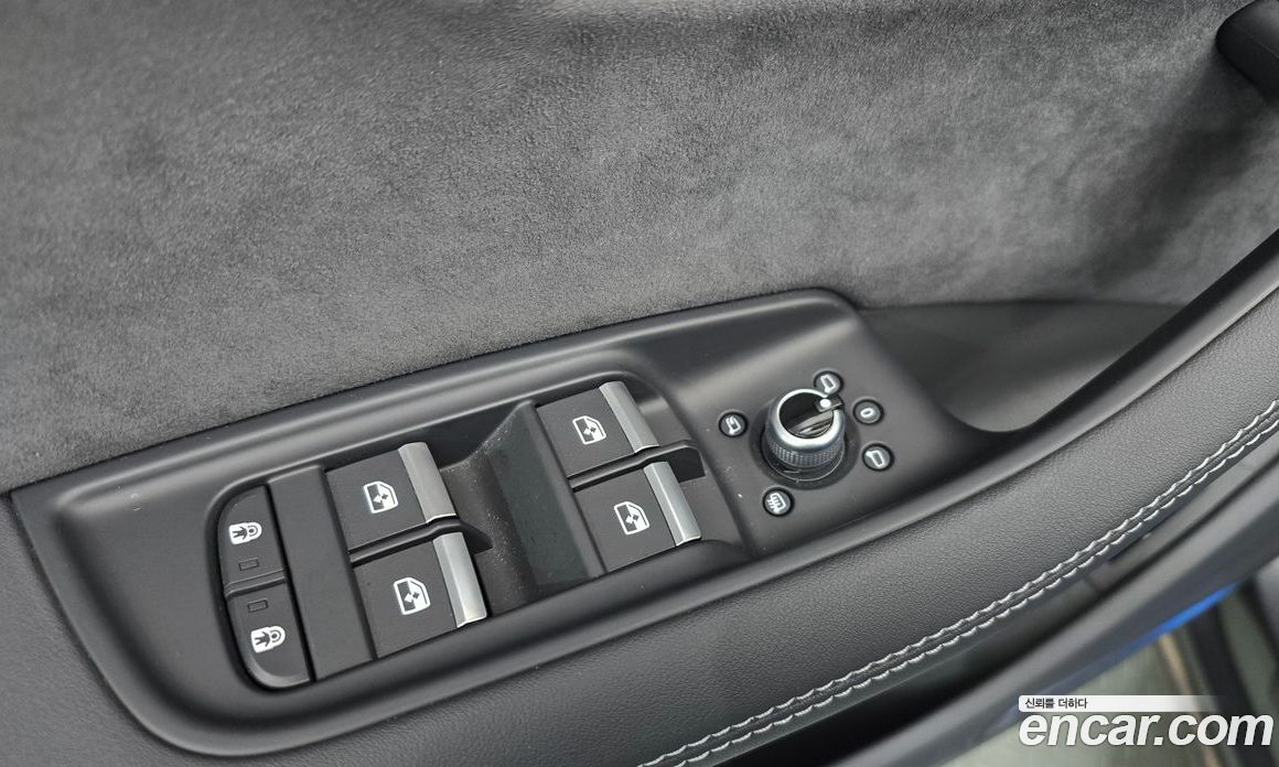 Audi Q7 (4M) фото 38