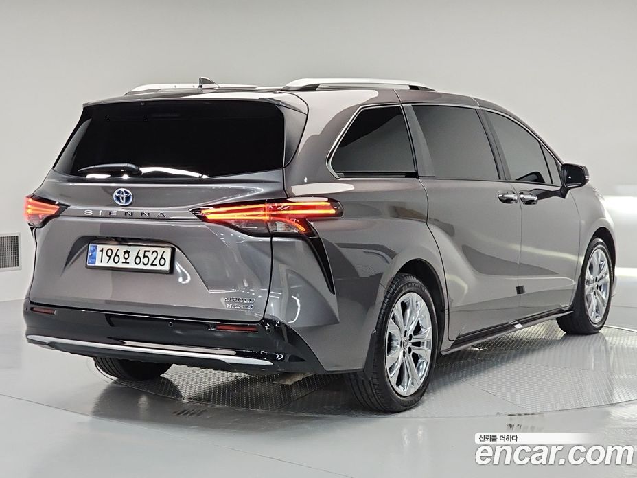 Toyota Sienna 4th Gen фото 4