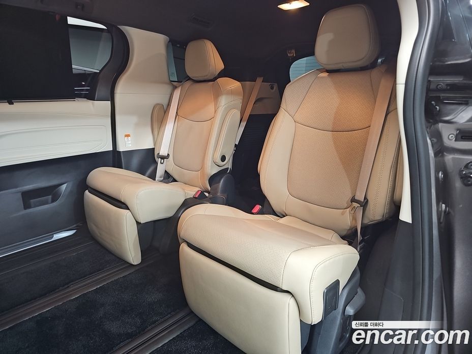 Toyota Sienna 4th Gen фото 19