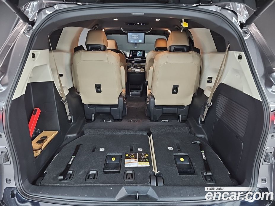 Toyota Sienna 4th Gen фото 20
